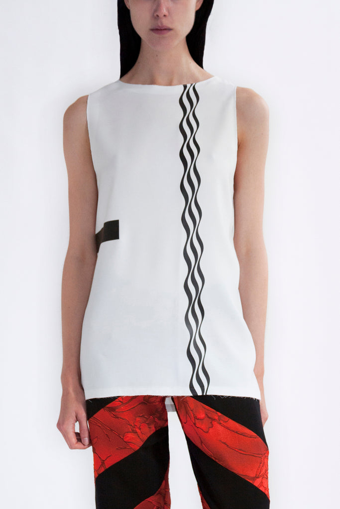 tank top in white viscose with op-art print